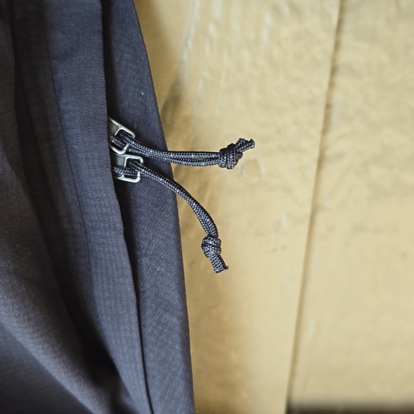 Patagonia black hooded windbreaker XS - Picture 5 of 13